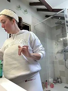 Daisy Michto Officiel online show from 7, 2, 2025