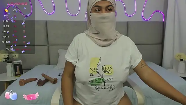 Yaassira1 online show from 18, 2, 2025