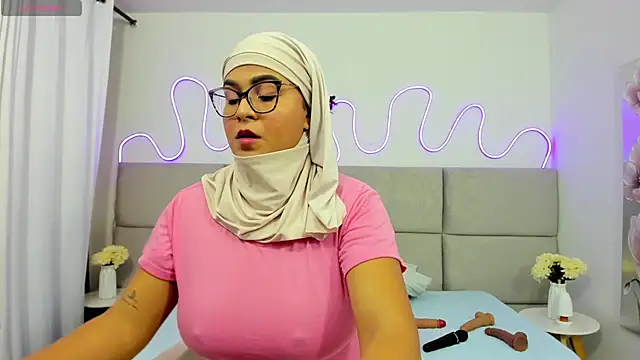 Yaassira1 online show from 11, 3, 2025