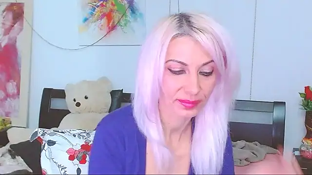 HoneyLara online show from 3, 11, 2025