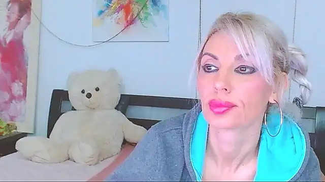 HoneyLara online show from 28, 2, 2026