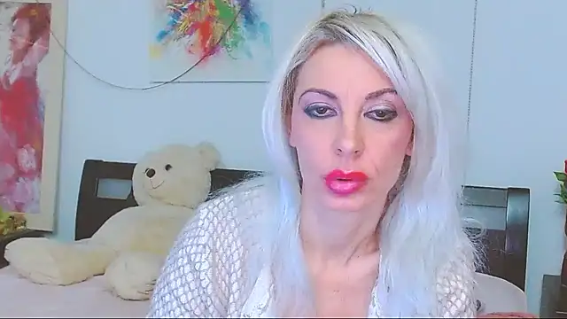 HoneyLara online show from 8, 1, 2026