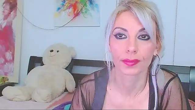 HoneyLara online show from 28, 3, 2026