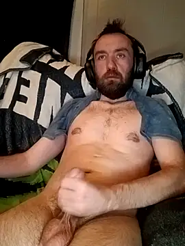 Snapshot of ShadowyTube chatting on 5, 2, 2026 ShadowyTube online show from 5, 2, 2026