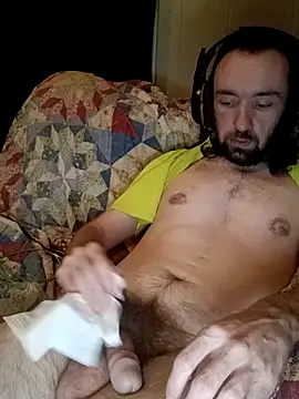 Snapshot of ShadowyTube chatting on 4, 10, 2025 ShadowyTube online show from 4, 10, 2025