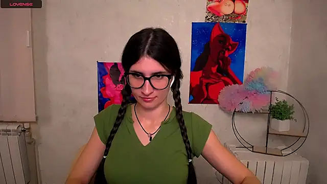 Snapshot of MaryEm976 chatting on 13, 11, 2025 MaryEm976 online show from 13, 11, 2025