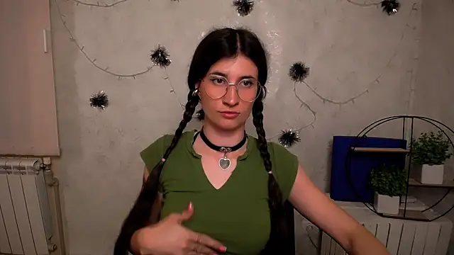 MaryEm976 online show from 9, 5, 2026