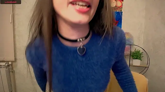 Snapshot of MaryEm976 chatting on 28, 10, 2025 MaryEm976 online show from 28, 10, 2025