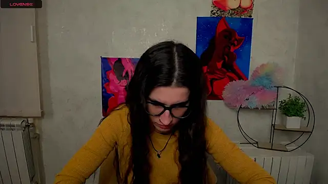 Snapshot of MaryEm976 chatting on 11, 11, 2025 MaryEm976 online show from 11, 11, 2025