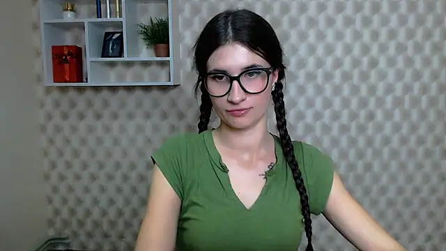 Snapshot of MaryEm976 chatting on 5, 11, 2025 MaryEm976 online show from 5, 11, 2025