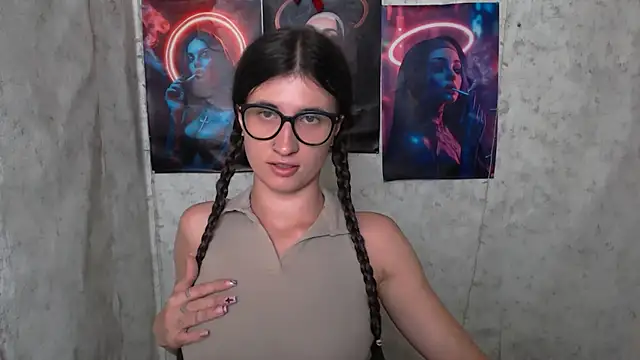 MaryEm976 online show from 4, 7, 2026