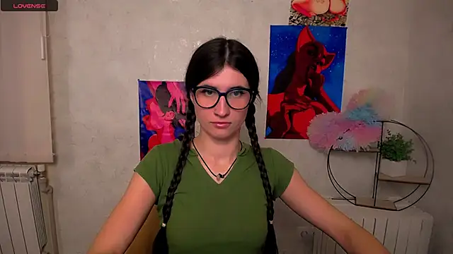 Snapshot of MaryEm976 chatting on 14, 11, 2025 MaryEm976 online show from 14, 11, 2025