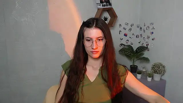 Snapshot of MaryEm976 chatting on 6, 10, 2025 MaryEm976 online show from 6, 10, 2025