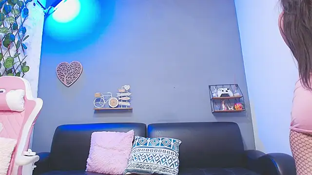 kateadams1 online show from 6, 10, 2025