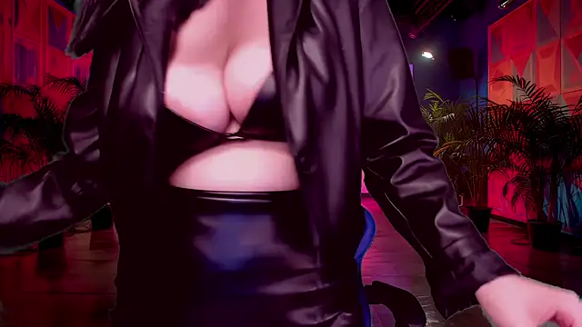 Snapshot of RoseBlooom chatting on 5, 10, 2025 RoseBlooom online show from 5, 10, 2025