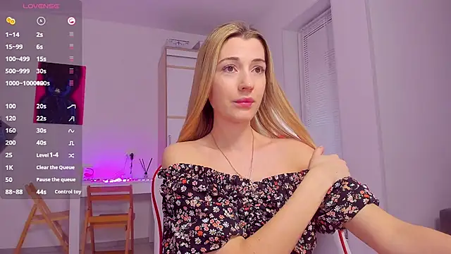 HotCarolineXO online show from 9, 3, 2025