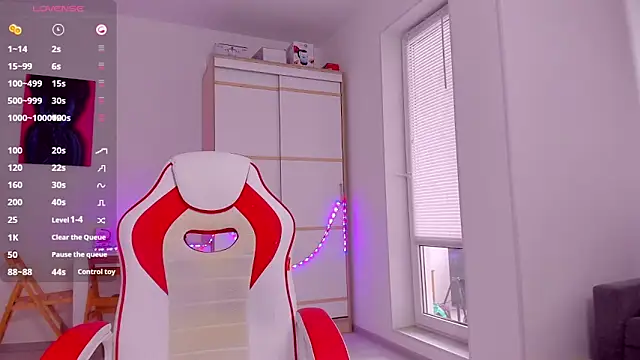 HotCarolineXO online show from 27, 2, 2025