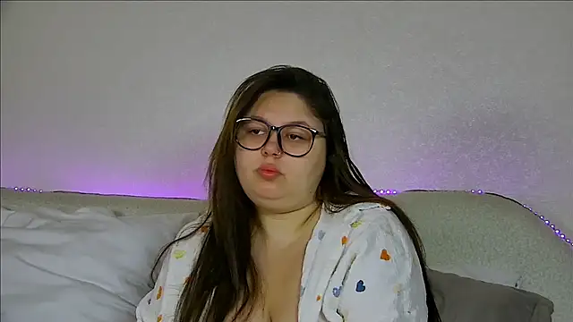 LillianKim online show from 25, 9, 2025