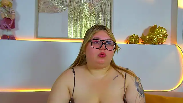 LillianKim online show from 22, 12, 2025