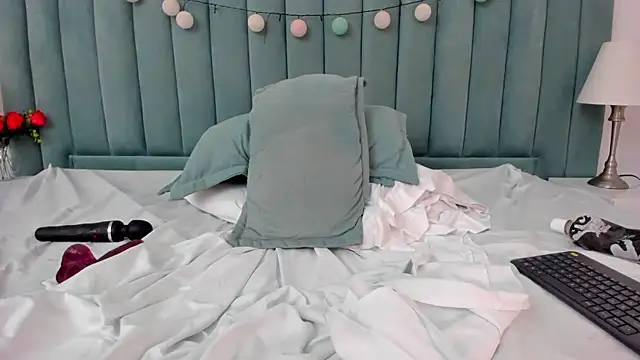 marianaaguii online show from 14, 3, 2025