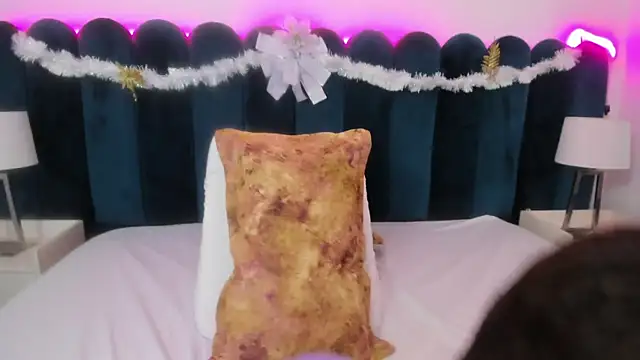 marianaaguii online show from 2, 12, 2025