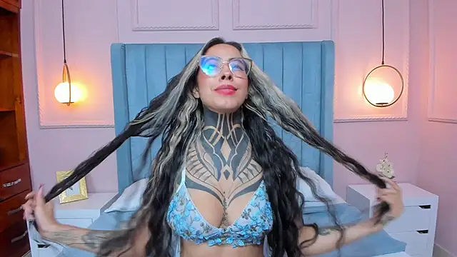 NicoleBlum online show from 3, 3, 2025