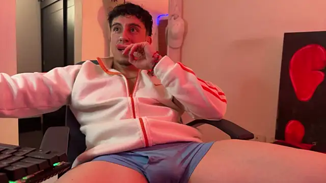 strongboy  online show from 10, 6, 2026