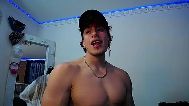 strongboy  online show from 28, 1, 2025