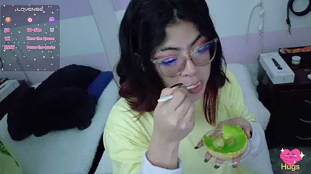 Catwhite  online show from 6, 11, 2025