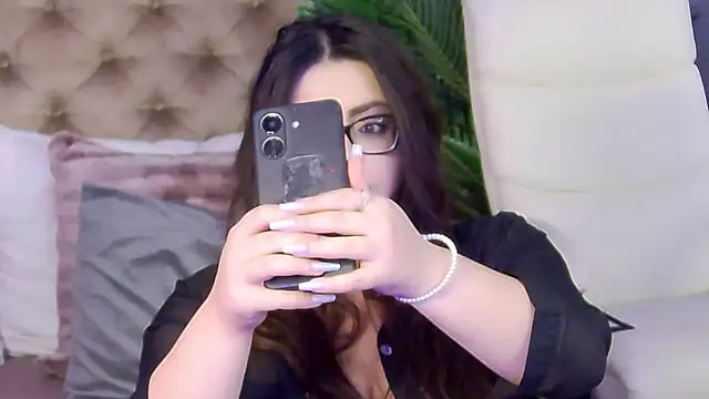 AriaRussell online show from 5, 1, 2026