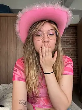 Snapshot of Darling_XXX chatting on 2, 3, 2026 Darling XXX online show from 2, 3, 2026