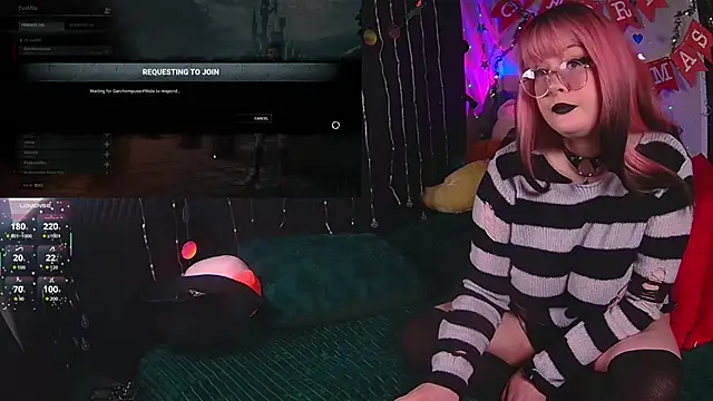 Snapshot of evamila chatting on 19, 11, 2025 evamila online show from 19, 11, 2025