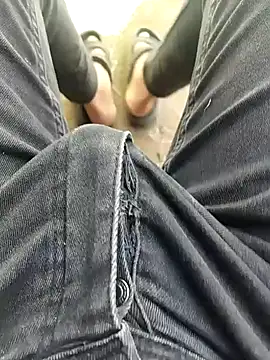 Snapshot of K-27 chatting on 4, 11, 2025 K-27 online show from 4, 11, 2025