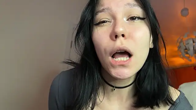 pinkdolly18 online show from 4, 1, 2025