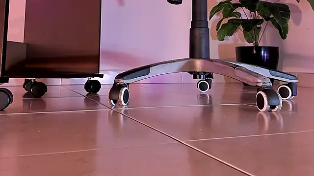 ArchieCollins online show from 5, 10, 2025