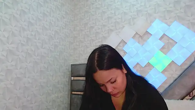 EmilyQueen3x online show from 25, 9, 2025