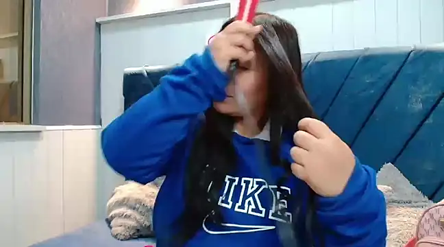 EmilyQueen3x online show from 21, 3, 2025