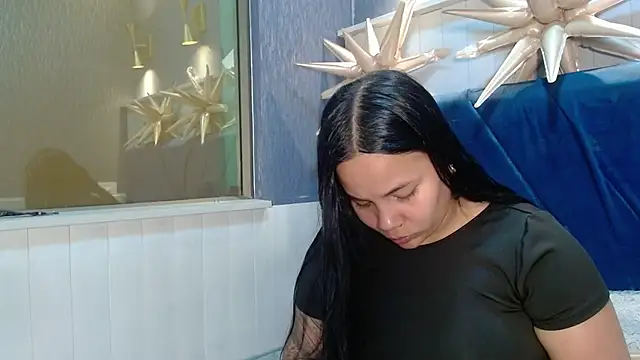 EmilyQueen3x online show from 16, 12, 2025