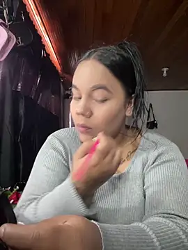 EmilyQueen3x online show from 12, 2, 2026