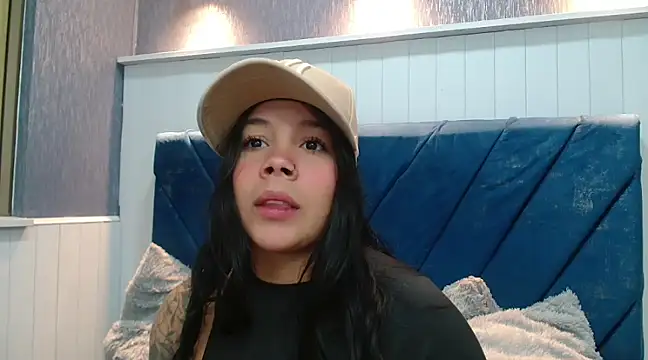 EmilyQueen3x online show from 20, 3, 2025