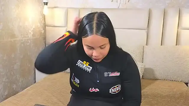 EmilyQueen3x online show from 12, 5, 2026