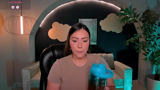 MartinnaBonnet online show from 10, 3, 2025