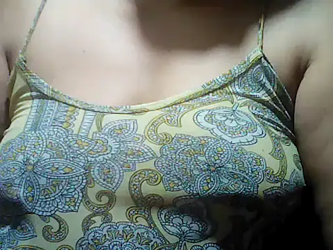 Snapshot of Sexyhorney4u chatting on 7, 7, 2026 Sexyhorney4u online show from 7, 7, 2026