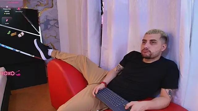 Pleasure Vibes23 online show from 13, 10, 2025