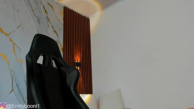 EmilyBoonny1 online show from 28, 11, 2025