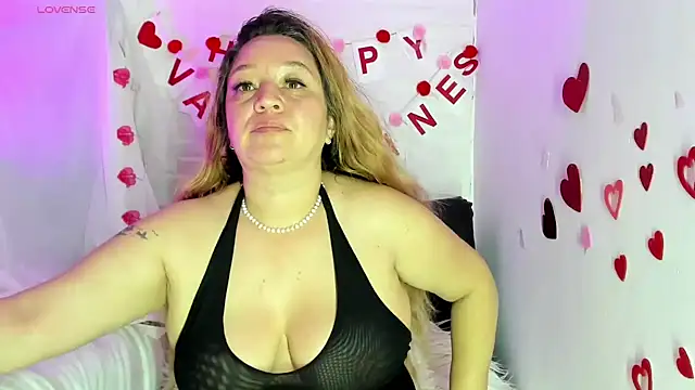 AndreaLombana online show from 12, 2, 2025