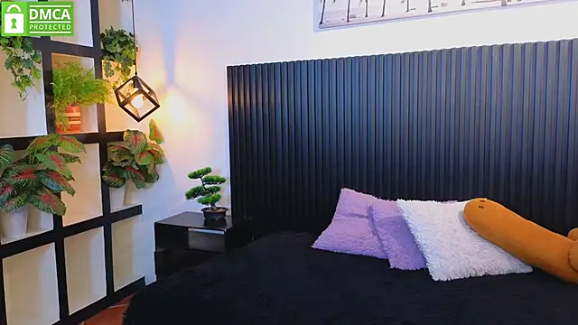 Snapshot of Ivy_Gail chatting on 8, 10, 2025 Ivy Gail online show from 8, 10, 2025