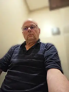 DaddyCumBumZA online show from 10, 4, 2026