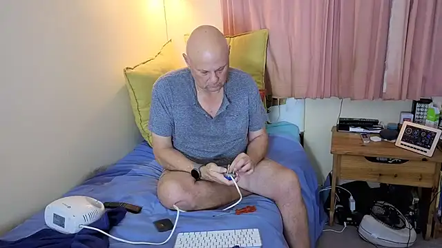 DaddyCumBumZA online show from 15, 4, 2026
