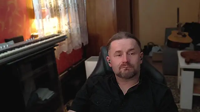 Mosiadz1975 online show from 15, 2, 2025
